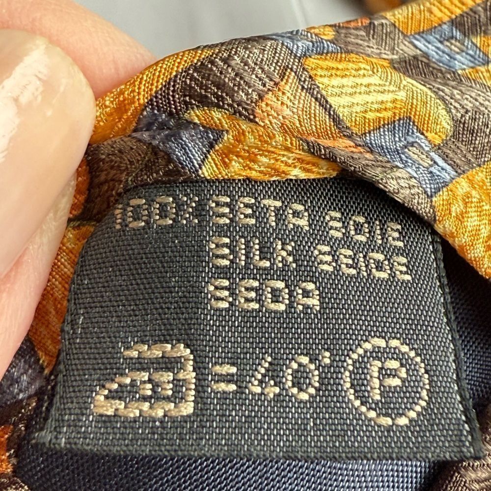 Ermenegildo Zegna Vintage Silk Necktie with Exclusive Geometric Pattern. - Picture 7 of 8
